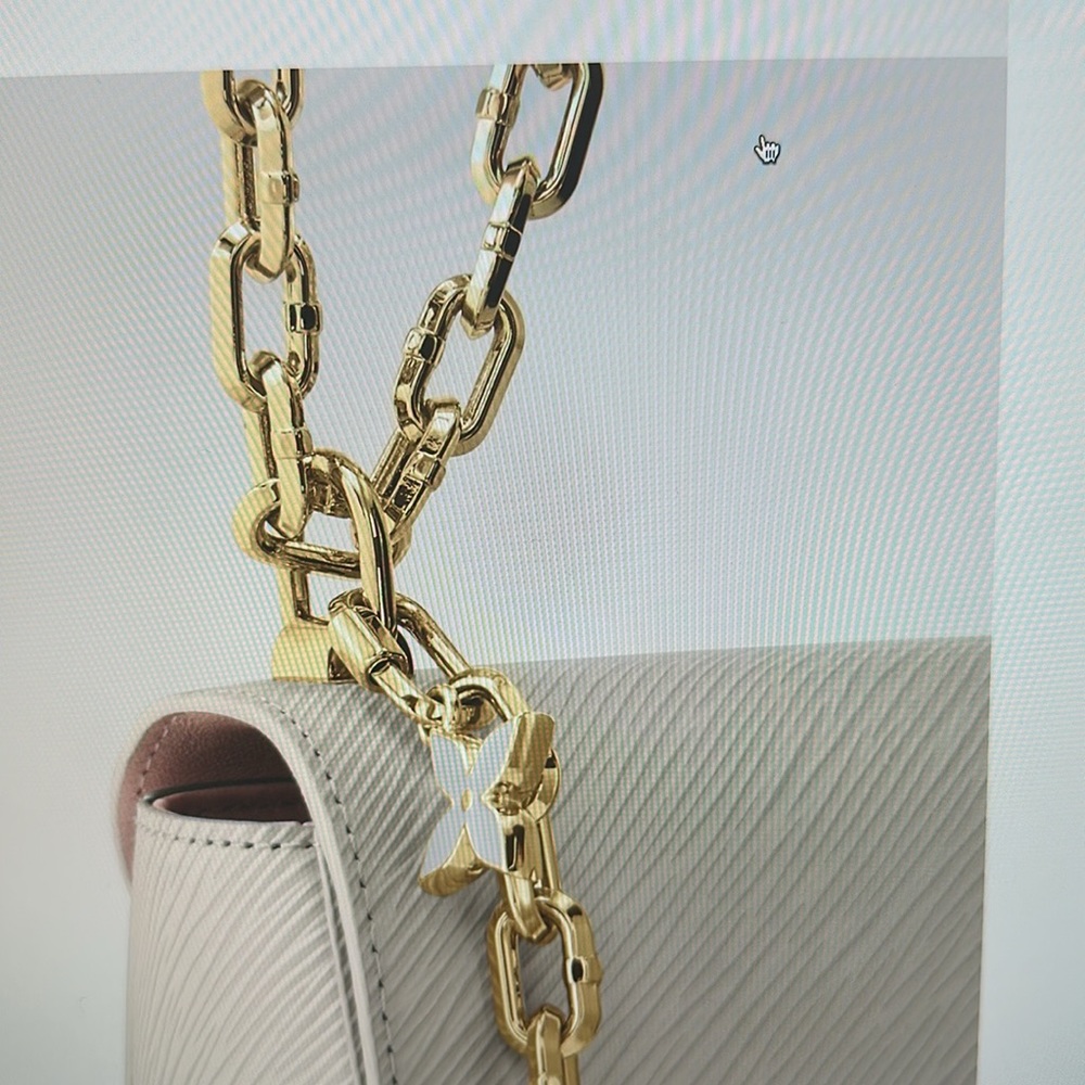 Louis Vuitton Twist MM Shoulder and Cross Body Bag. In great condition. - Picture 15 of 17